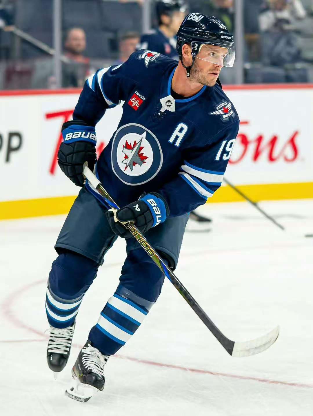 Jonathan Toews se vraća, a Jetsi će biti njegovo sljedeće legendarno putovanje.